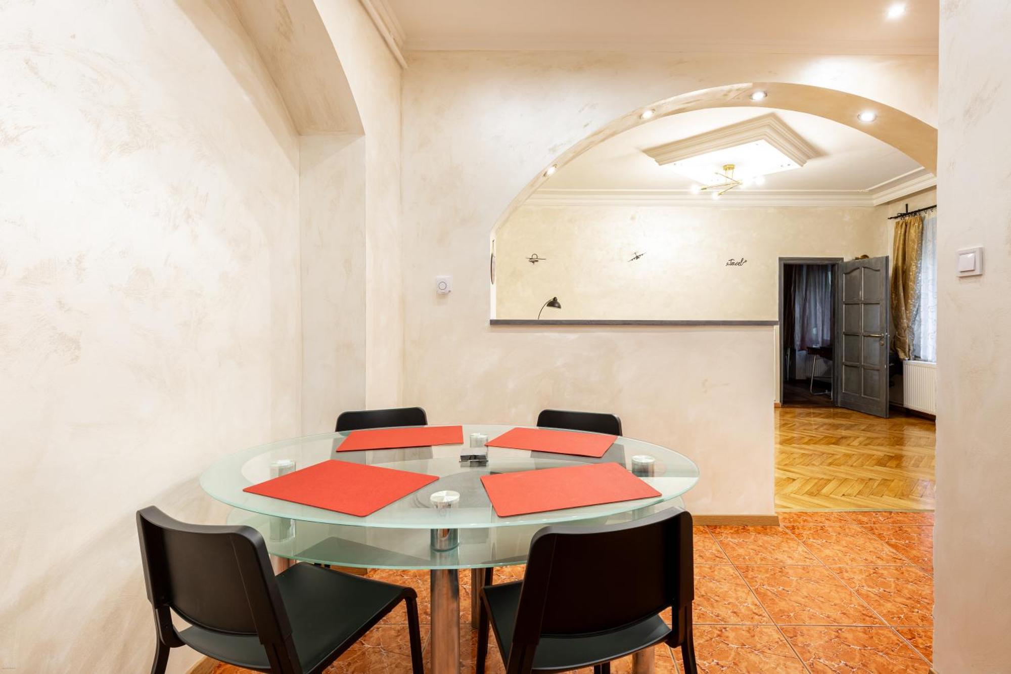 Mari&Emi Flat In Corvin Apartment Budapest Exterior photo